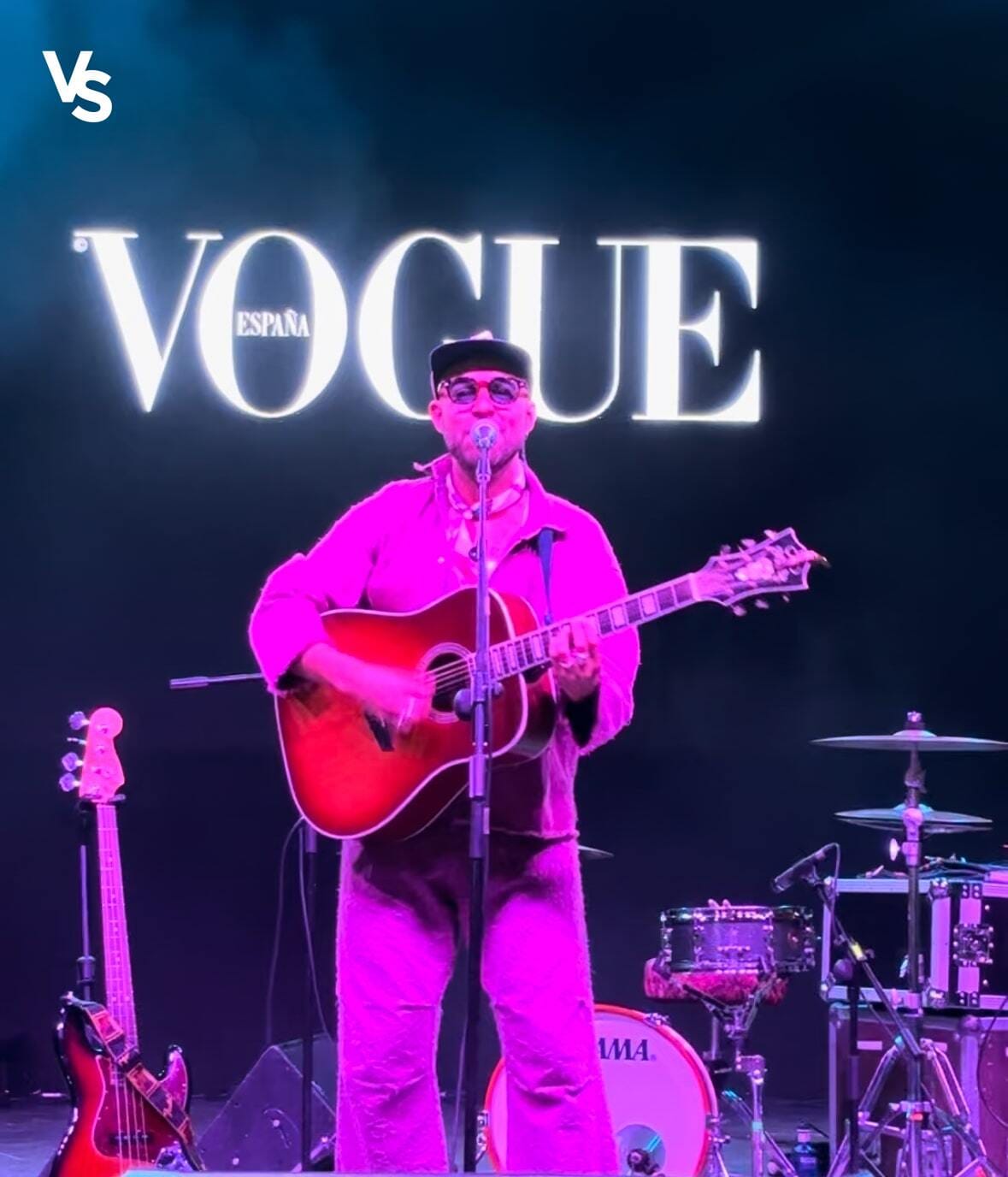 Concierto de Nil Moliner en la Vogue Fashion Night Out 2024