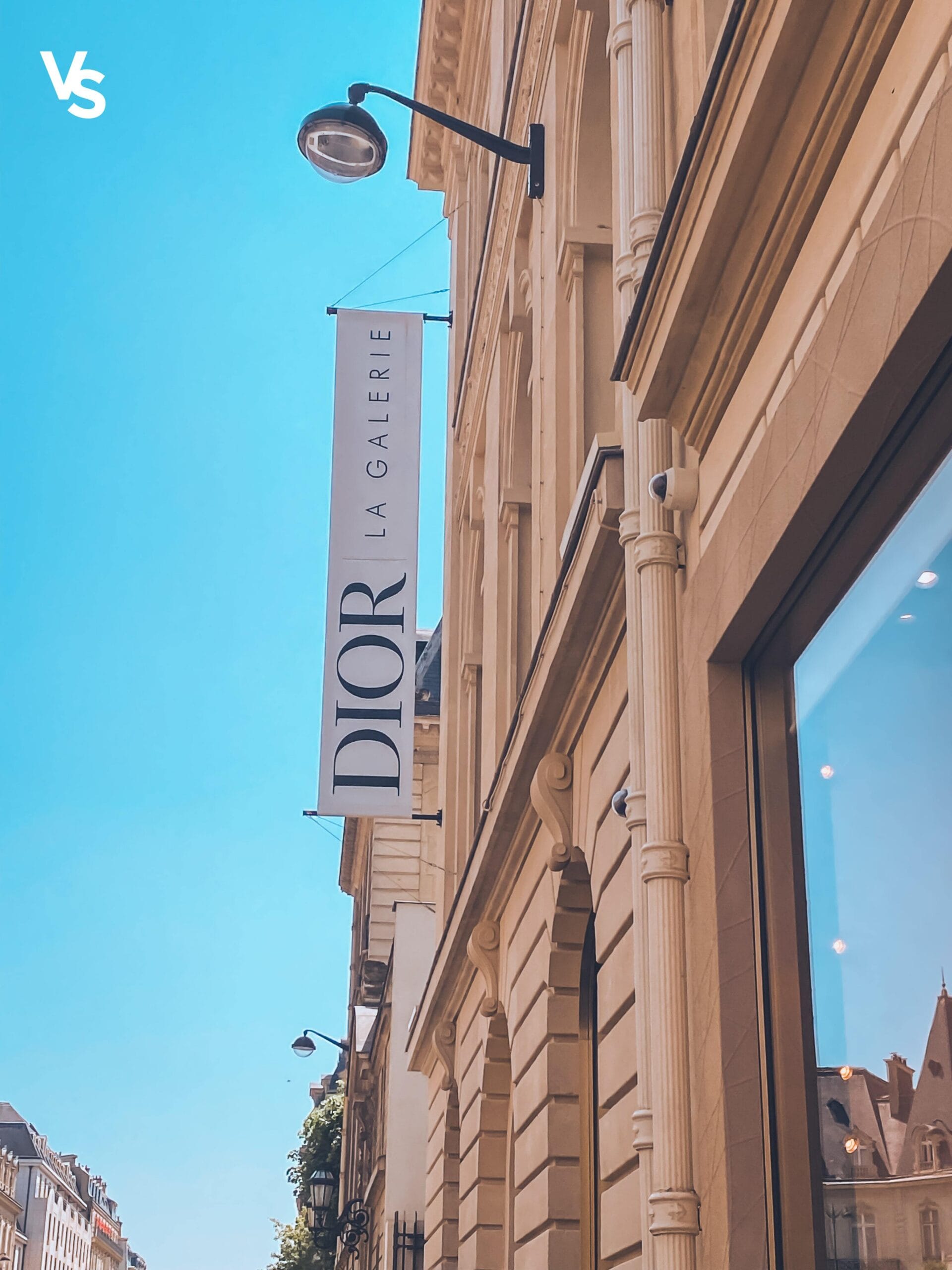 Entrada de la Galería de Dior en París