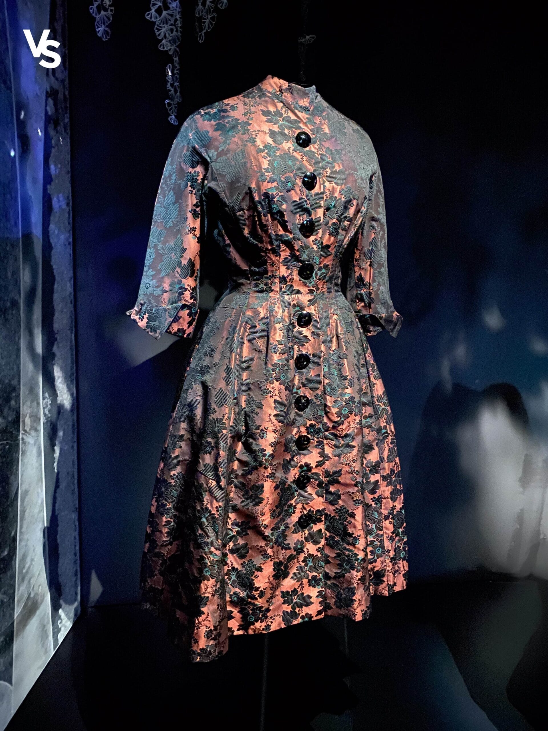 Vestido de Dior expuesto en la Galería de Dior, París